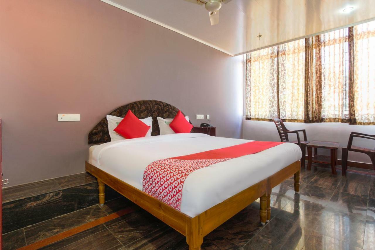 Oyo 45475 Annai Lodge Танджавур Экстерьер фото