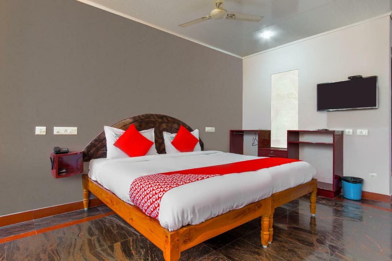 Oyo 45475 Annai Lodge Танджавур Экстерьер фото